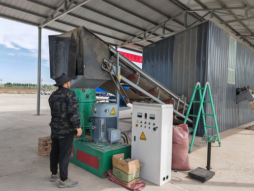 回收地膜再利用關(guān)鍵技術(shù)取得突破 殘膜變成復(fù)合材料新產(chǎn)品