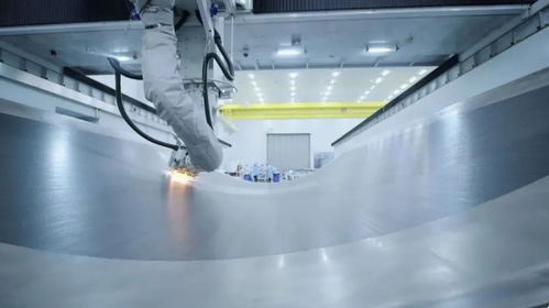 省出來的重量可以多帶幾枚導彈,多加一些燃油