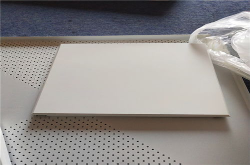 百色工裝吊頂鋁扣板生產廠家 南寧沖孔白色鋁扣板吊頂