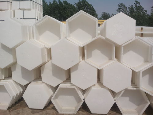 河南混凝土護(hù)坡模具 空心六角護(hù)坡磚塑料模具 專業(yè)生產(chǎn)